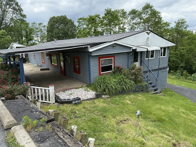 12544 Klein Rd, Morning View, KY 41063 - view of front facade featuring a front yard and a shingled roof
