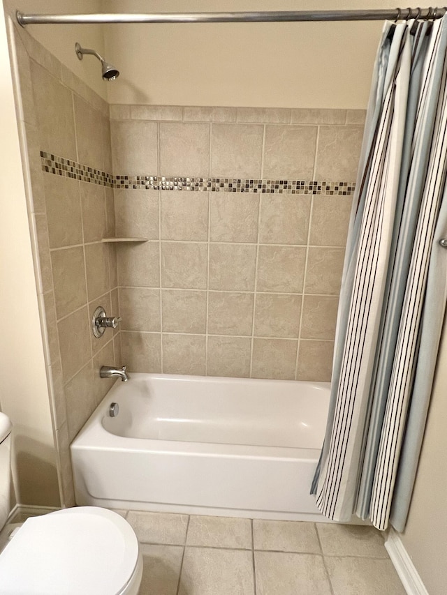 1859 Riverpointe Ct Unit 11, Dayton, KY 41074 - full bath featuring tile patterned flooring, toilet, and shower / bath combo