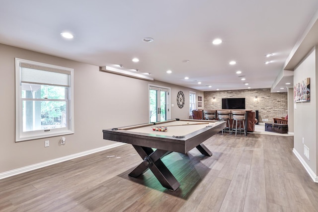 721 Dudley Rd, Edgewood, KY 41017 - recreation room featuring light wood-style floors, recessed lighting, billiards table, baseboards, and a dry bar