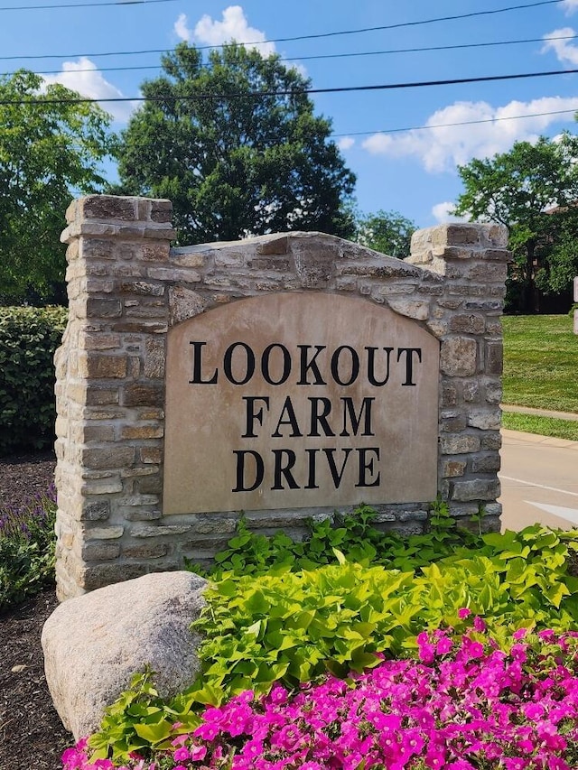 218 Shaker Heights Ln, Crestview Hills, KY 41017 - view of community sign