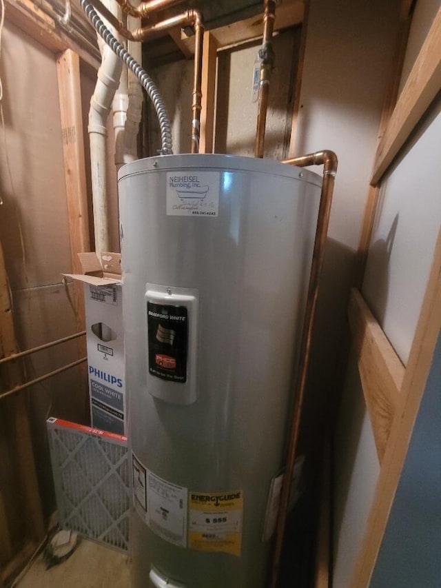 218 Shaker Heights Ln, Crestview Hills, KY 41017 - utilities featuring water heater