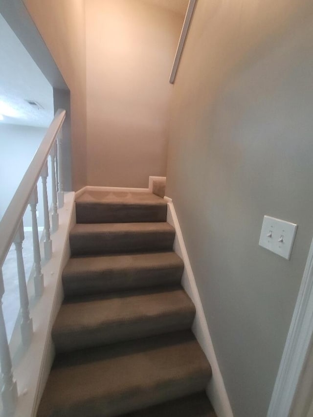 218 Shaker Heights Ln, Crestview Hills, KY 41017 - view of stairway