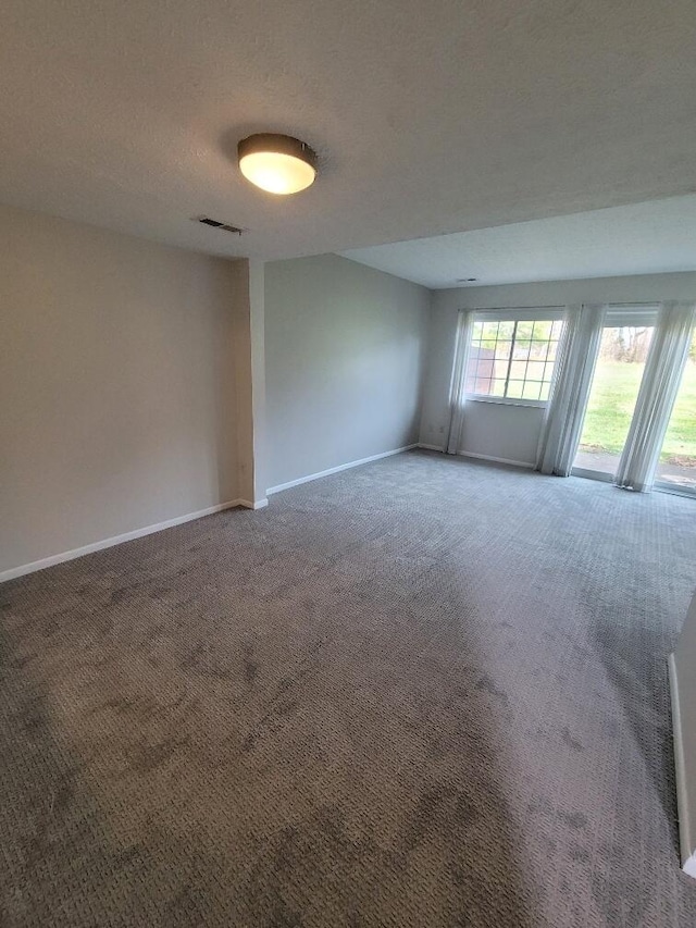 152 Steelway Farm Ct, Crestview Hills, KY 41017 - unfurnished room featuring carpet floors and a textured ceiling