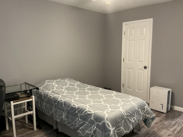 351 Deepwoods Dr, Newport, KY 41076 - bedroom with wood finished floors and baseboards