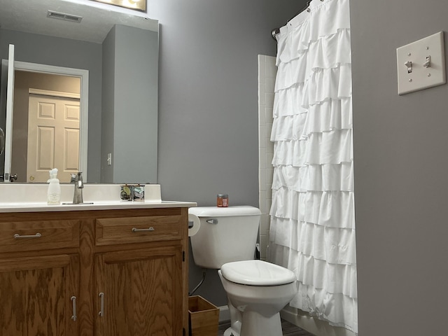 351 Deepwoods Dr, Newport, KY 41076 - full bath with toilet, vanity, and a shower with curtain
