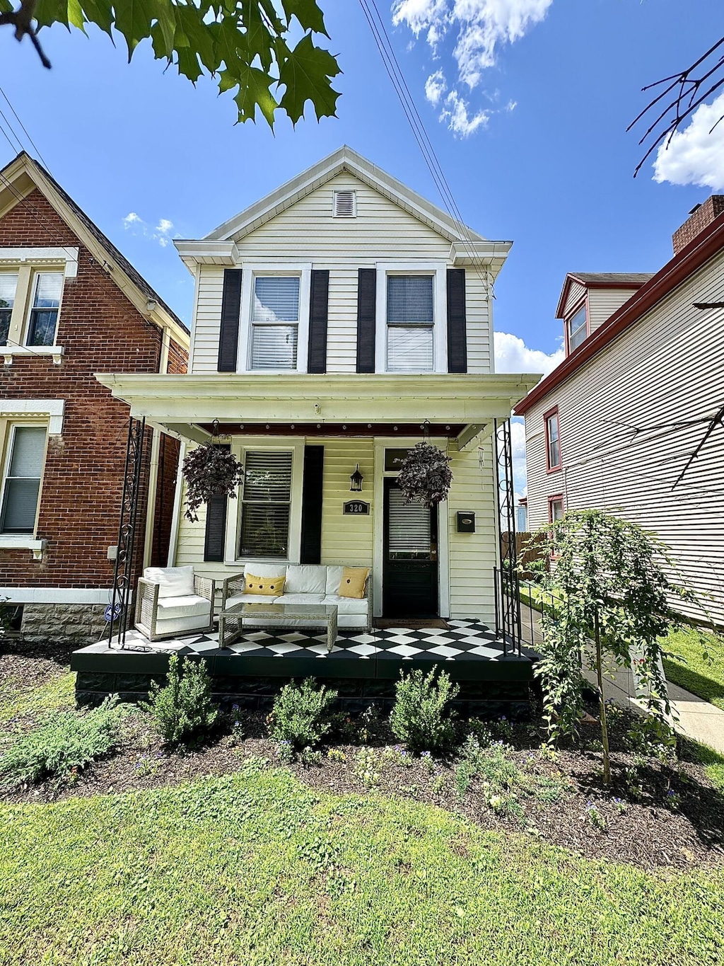 320 Ward Ave, Bellevue, KY 41073 - view of front of house featuring covered porch