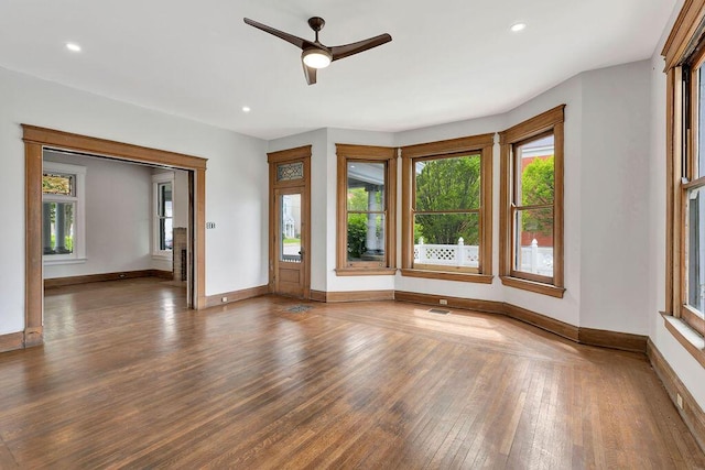 274 Ward Ave, Bellevue, KY 41073 - unfurnished room featuring hardwood / wood-style floors, baseboards, ceiling fan, and recessed lighting