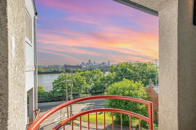 902 Vernon Pl, Covington, KY 41016 - balcony at dusk with a view of city