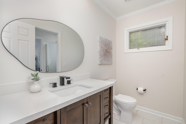 902 Vernon Pl, Covington, KY 41016 - bathroom with vanity, marble look tiles, crown molding, toilet, and baseboards