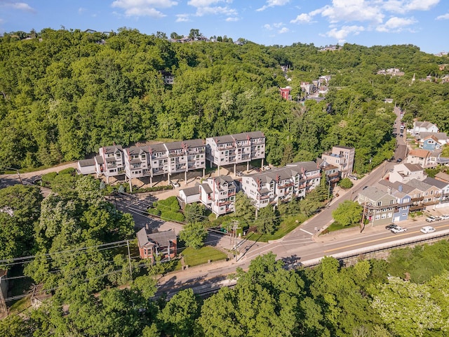 902 Vernon Pl, Covington, KY 41016 - aerial view of a heavily wooded area