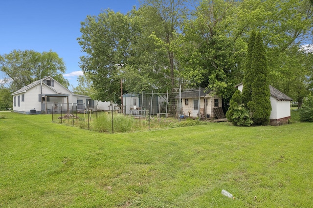 626 E 2nd St, Augusta, KY 41002 - view of yard featuring an outbuilding