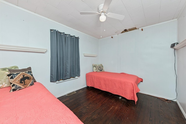 626 E 2nd St, Augusta, KY 41002 - bedroom featuring wood finished floors, crown molding, ceiling fan, and baseboards