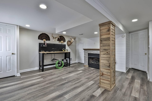 406 Hallam Ave, Erlanger, KY 41018 - living area featuring baseboards, wood finished floors, recessed lighting, and a fireplace