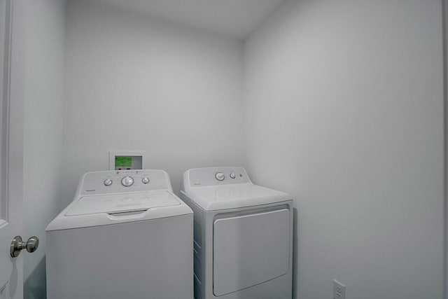 2345 John James Ct, Hebron, KY 41048 - laundry room with washer and dryer