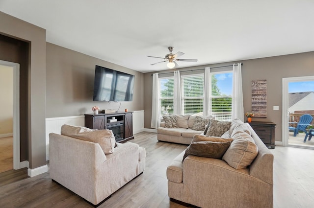 1344 Wilshire Ct, Union, KY 41091 - living room with wood finished floors, ceiling fan, and baseboards