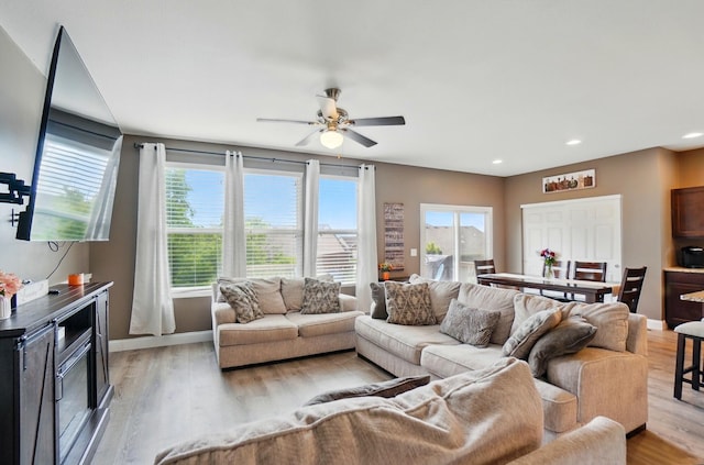 1344 Wilshire Ct, Union, KY 41091 - living area featuring plenty of natural light, ceiling fan, light wood-style floors, and recessed lighting