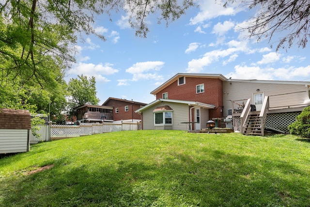 10 Juarez Cir, Covington, KY 41017 - back of property with a wooden deck