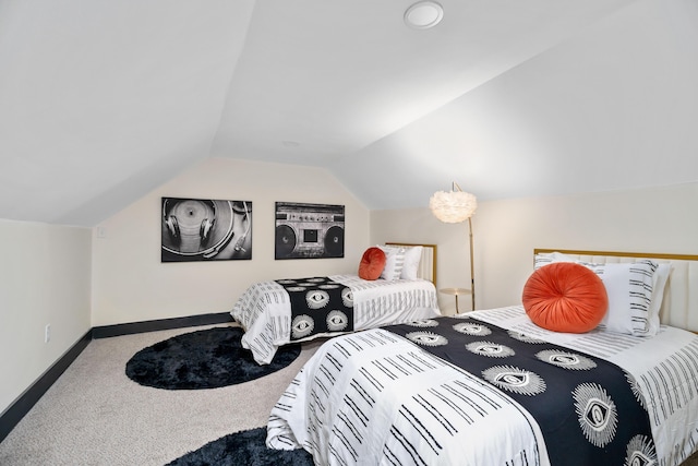 213 8th Ave, Dayton, KY 41074 - bedroom featuring carpet floors, vaulted ceiling, and baseboards