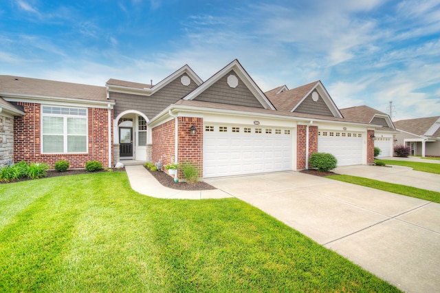 3942 Brunswick Ct, Erlanger, KY 41018 - view of front of house featuring driveway, a garage, and a front yard