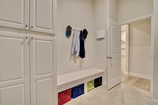 3942 Brunswick Ct, Erlanger, KY 41018 - mudroom with baseboards