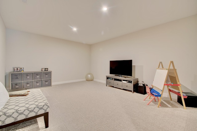 3942 Brunswick Ct, Erlanger, KY 41018 - living area with carpet, baseboards, and recessed lighting