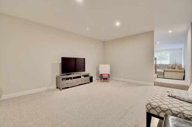 3942 Brunswick Ct, Erlanger, KY 41018 - carpeted living room with recessed lighting and baseboards