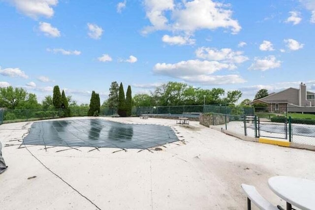 2862 Cliffview Ct, Villa Hills, KY 41017 - view of swimming pool with a patio area