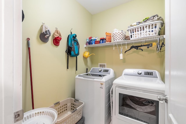 4049 Sherbourne Dr, Independence, KY 41051 - laundry area with washer and clothes dryer