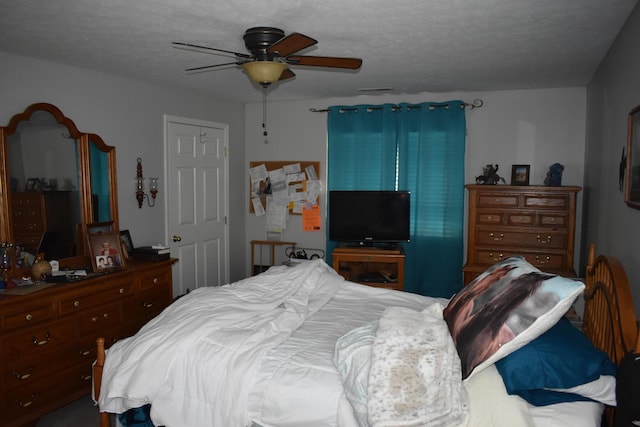 185 Cave Run Dr Unit 5, Erlanger, KY 41018 - bedroom featuring ceiling fan
