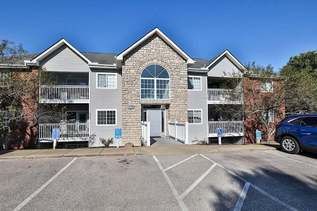 185 Cave Run Dr Unit 5, Erlanger, KY 41018 - view of building exterior featuring uncovered parking