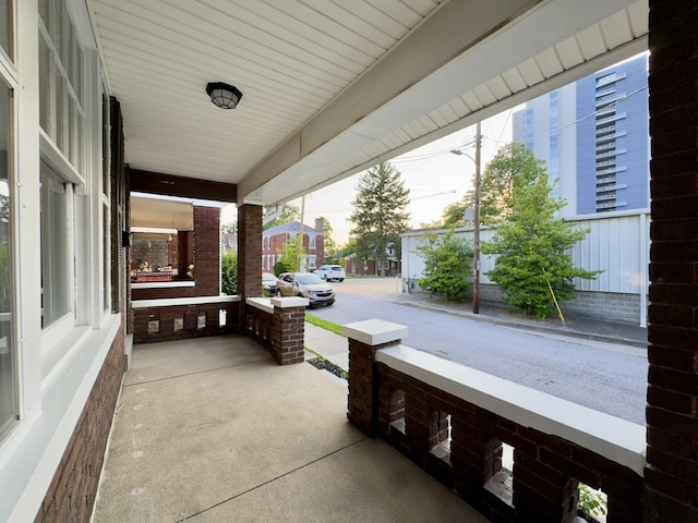 618 E 2nd St, Newport, KY 41071 - view of porch