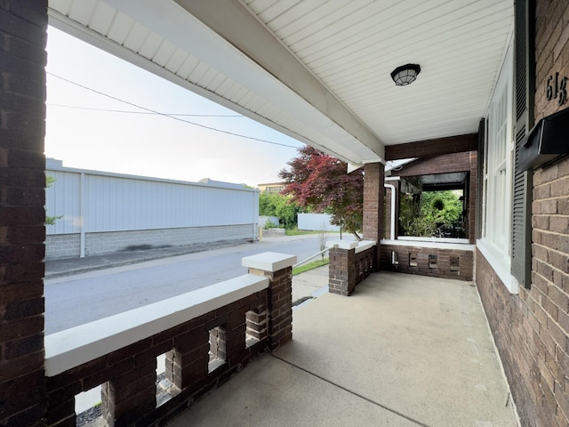 618 E 2nd St, Newport, KY 41071 - view of covered porch