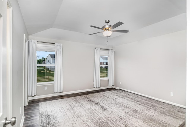 1739 Barons Cv, Hebron, KY 41048 - spare room featuring wood finished floors, baseboards, ceiling fan, and vaulted ceiling