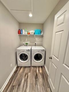1739 Barons Cv, Hebron, KY 41048 - laundry area featuring washing machine and dryer, baseboards, and wood finished floors