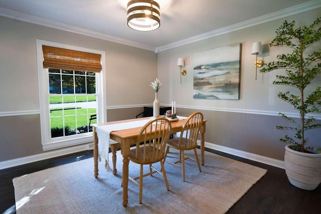 3416 Meadowlark Dr, Edgewood, KY 41018 - dining space with crown molding, wood finished floors, and baseboards