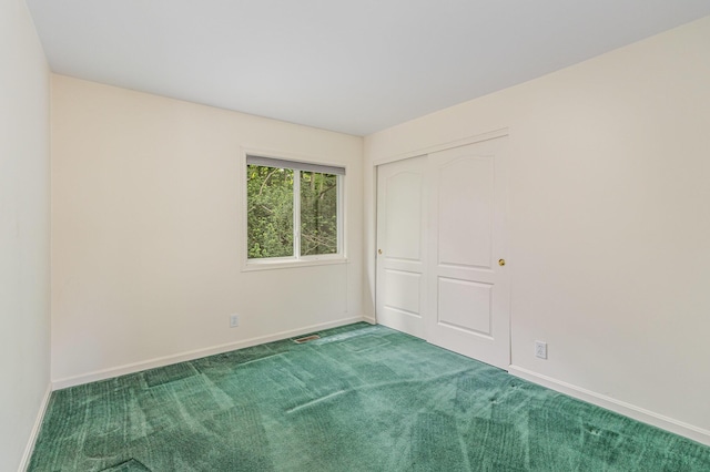 816 Winterberry Ct, Villa Hills, KY 41017 - unfurnished bedroom with carpet, baseboards, and a closet