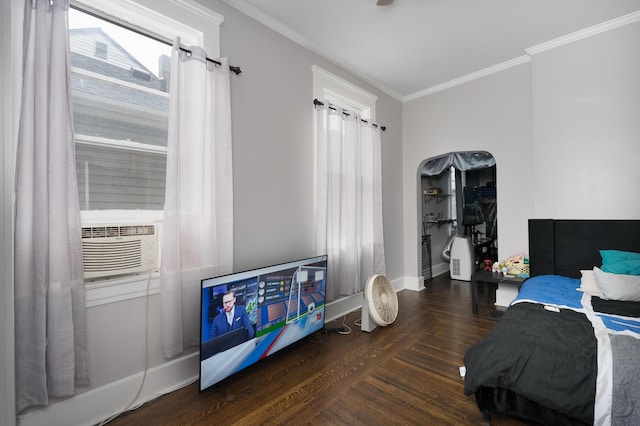 622 W 12th St, Covington, KY 41011 - bedroom featuring ornamental molding, wood finished floors, baseboards, and cooling unit