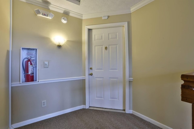 328 Deepwoods Dr, Highland Heights, KY 41076 - foyer entrance featuring carpet flooring, crown molding, baseboards, and a textured ceiling