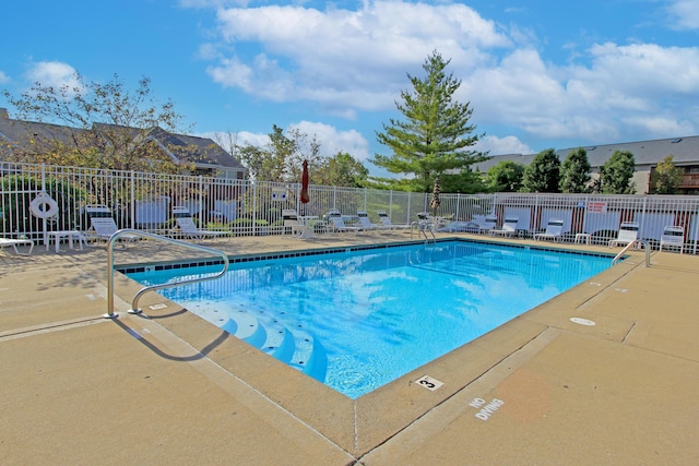 328 Deepwoods Dr, Highland Heights, KY 41076 - community pool featuring a patio
