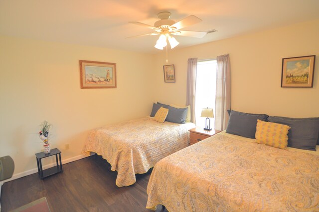 15295 Parkers Grove Rd, Morning View, KY 41063 - bedroom featuring dark wood-style floors, baseboards, and a ceiling fan