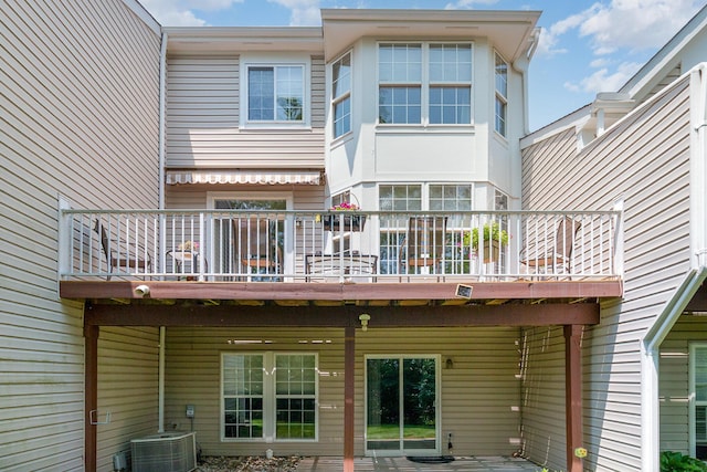 315 Shadow Ridge Dr, Highland Heights, KY 41076 - back of house with central AC unit and a wooden deck