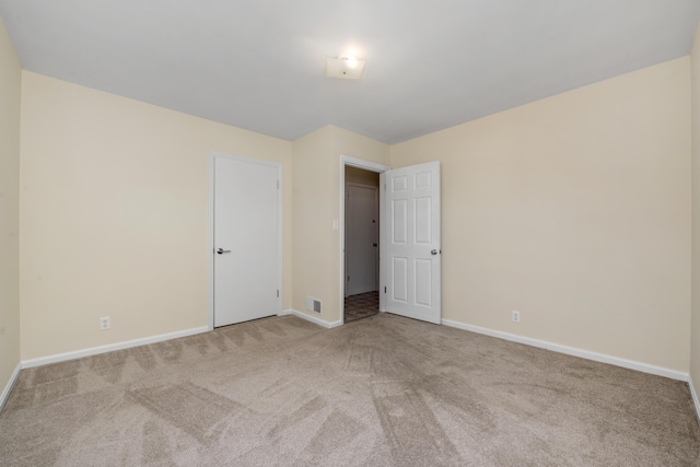 420 Locust St, Erlanger, KY 41018 - empty room featuring carpet and baseboards
