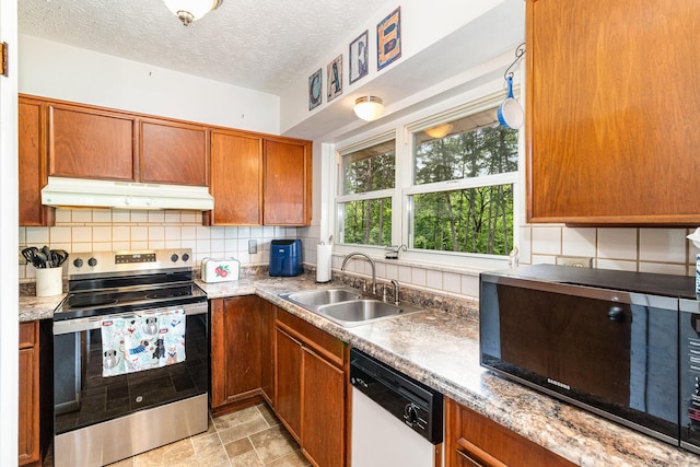 304 Humes Ridge Rd, Williamstown, KY 41097 - kitchen featuring stainless steel range with electric stovetop, under cabinet range hood, dishwasher, a sink, and black microwave