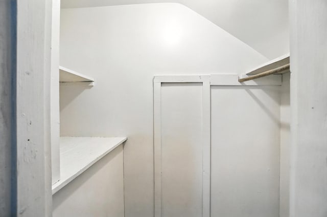 3314 Elizabeth St, Erlanger, KY 41018 - walk in closet featuring vaulted ceiling