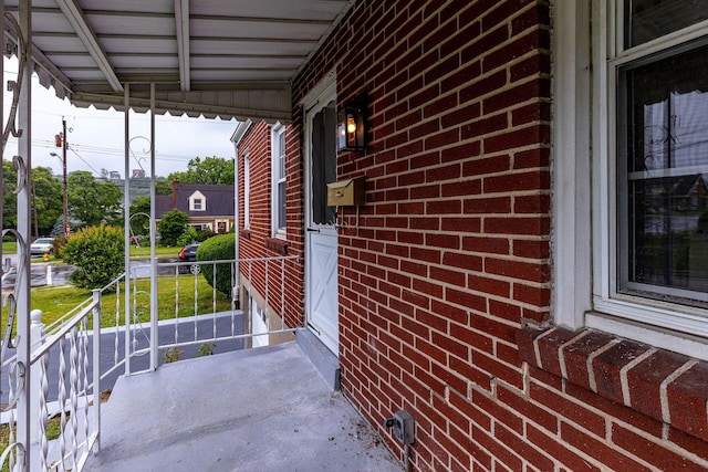 1191 Wilson Rd, Bellevue, KY 41073 - view of covered porch