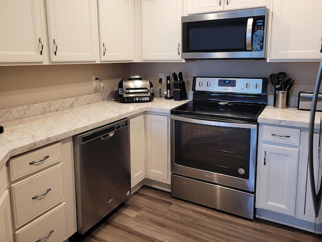 872 Yorkshire Dr, Alexandria, KY 41001 - kitchen with stainless steel appliances, dark wood-type flooring, and white cabinets