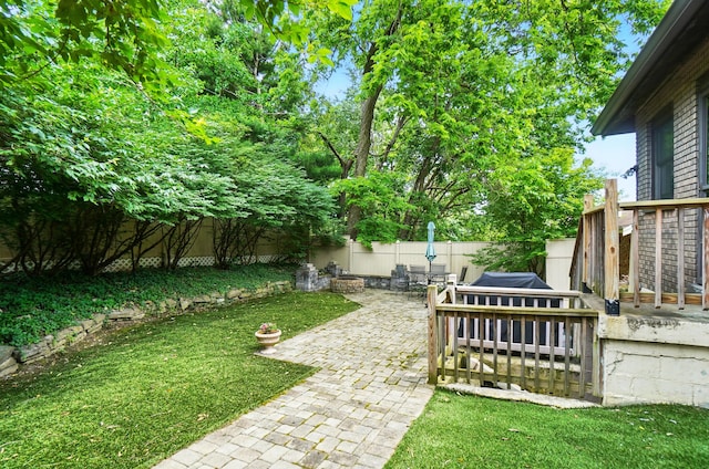 134 Strathmore Ave, Fort Thomas, KY 41075 - view of yard featuring a patio area