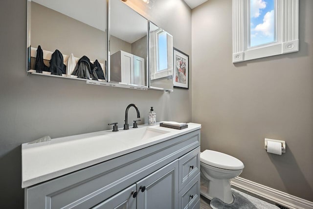 842 Monroe St, Newport, KY 41071 - half bath featuring toilet and vanity