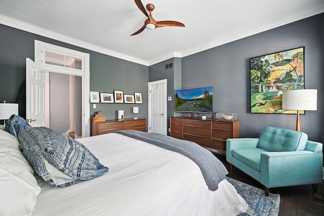 842 Monroe St, Newport, KY 41071 - bedroom with crown molding, wood finished floors, and ceiling fan