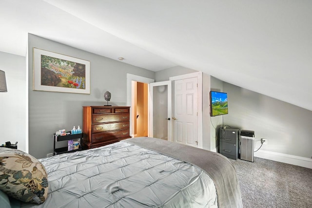 842 Monroe St, Newport, KY 41071 - carpeted bedroom with baseboards and vaulted ceiling